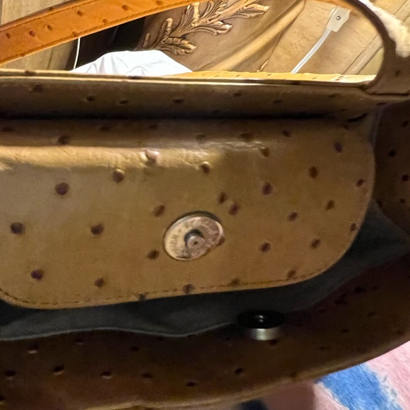 North/South shoulder bag Tan ostrich  Dooney & Bourne Embossed brown tan flap. - Picture 9 of 16